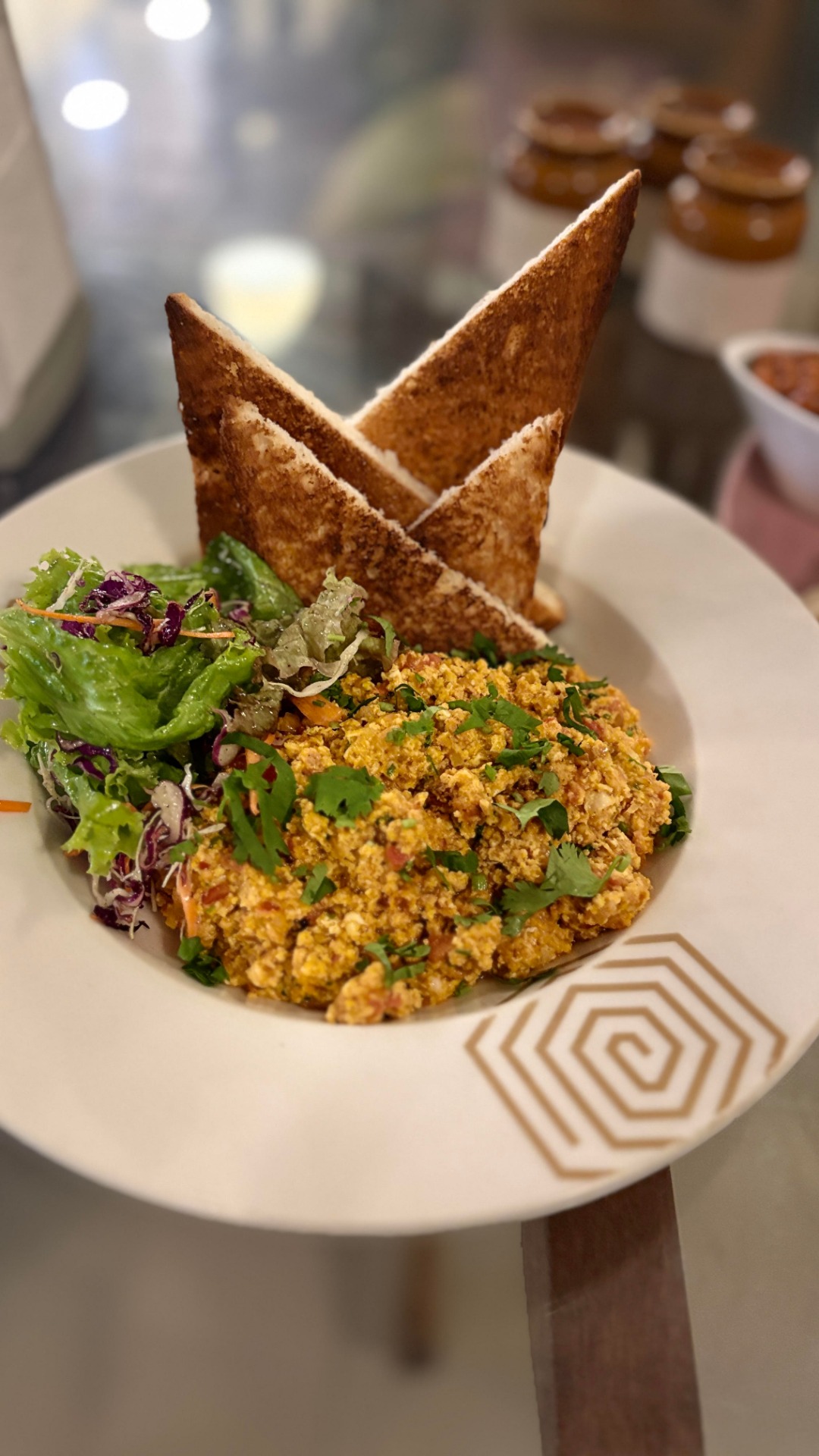 Akuri Parsi Style Scrambled Eggs With Toast