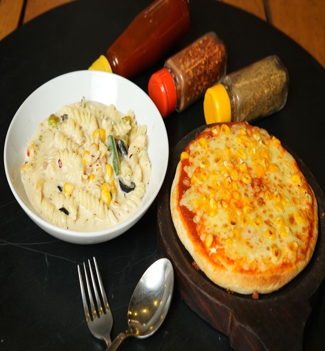 Corn Cheese Pizza & Cheese Sauce Pasta Veg