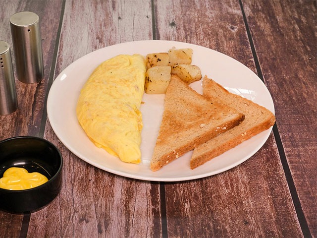 BBQ Chicken Cheese Omelette