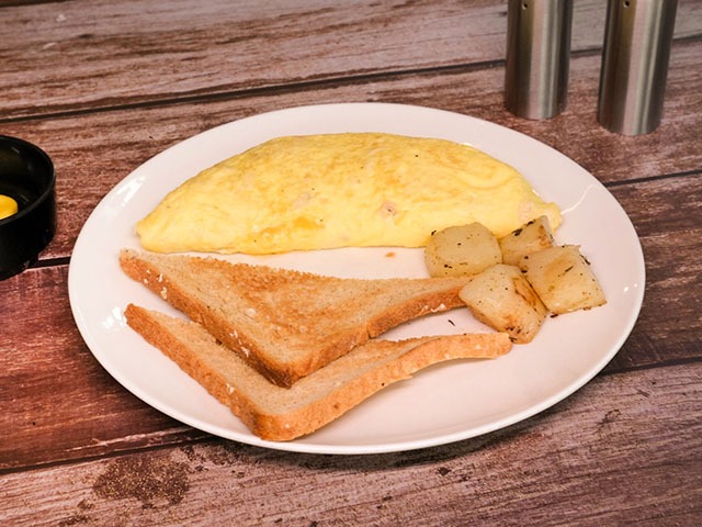 BBQ Beef Cheese Omelette