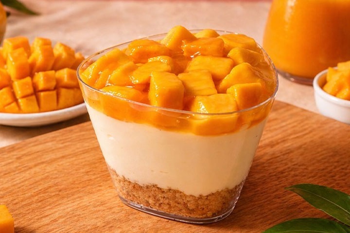 Fresh Alphonso Mango Cheese Cake