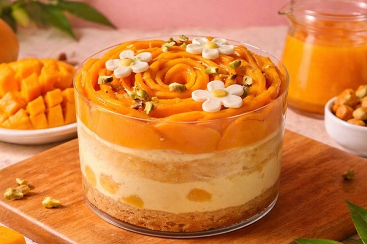 Fresh Alphonso Mango Bento Cake